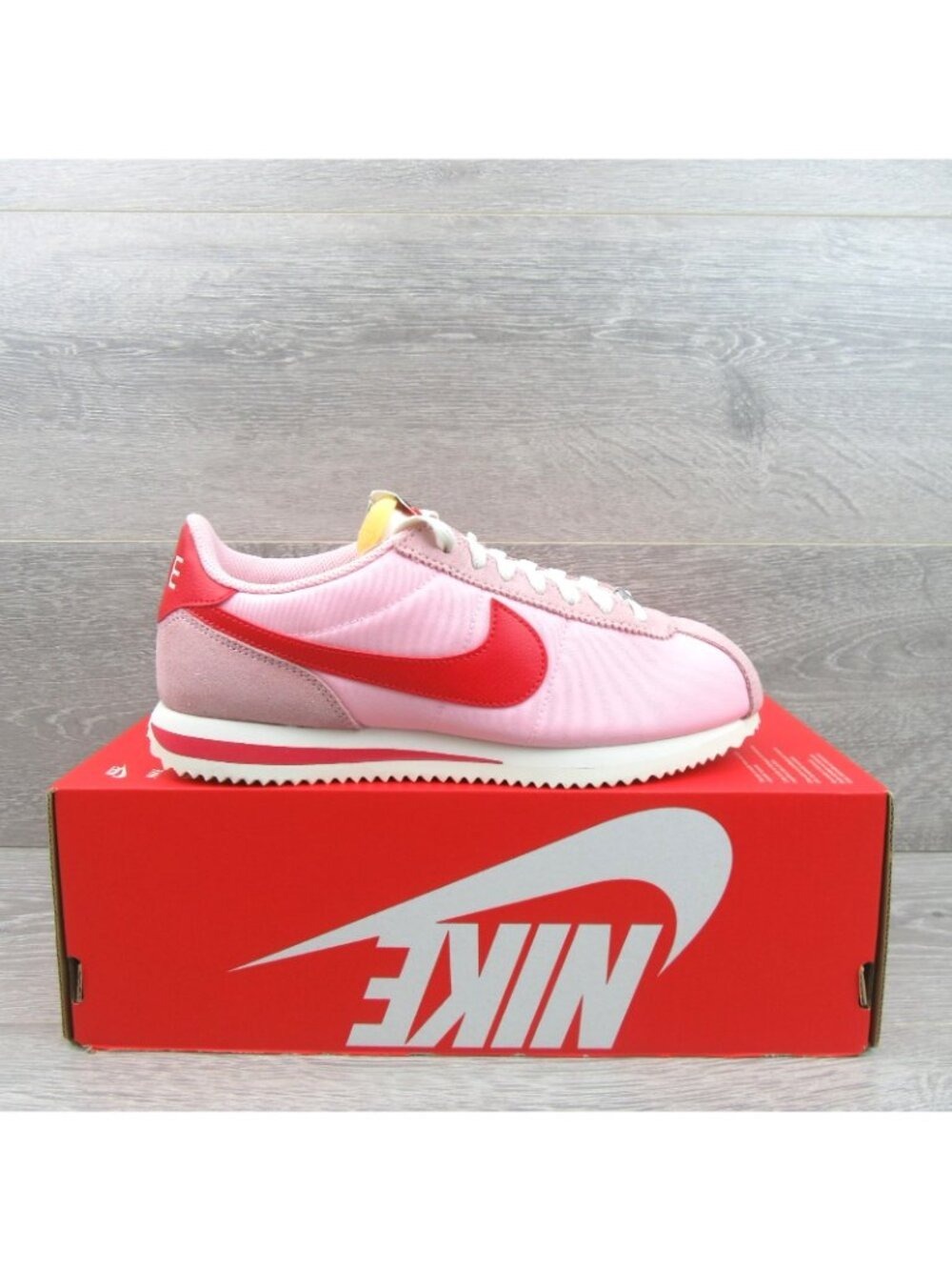Nike Cortez TXT Valentine's Soft Pink Red Women's Size 8 Sneakers NEW - Picture 2 of 13